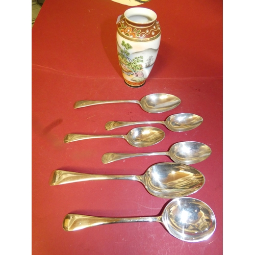 69 - 6 VINTAGE DIXON SPOONS AND JAPANESE VASE