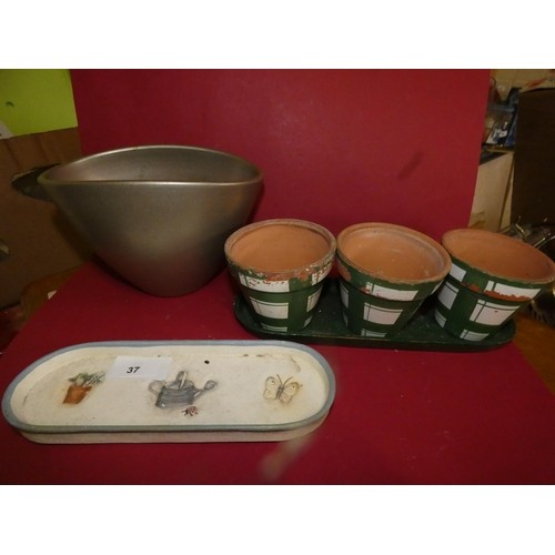 15 - SILVER AND 3 GREEN PLANT POTS AND TRAYS