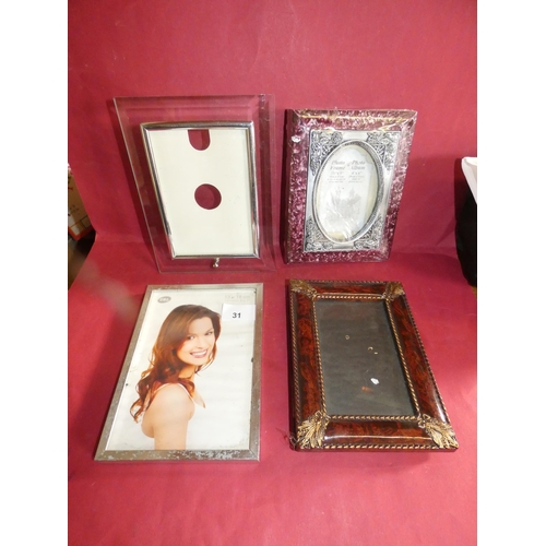 30 - 4 PHOTO FRAMES