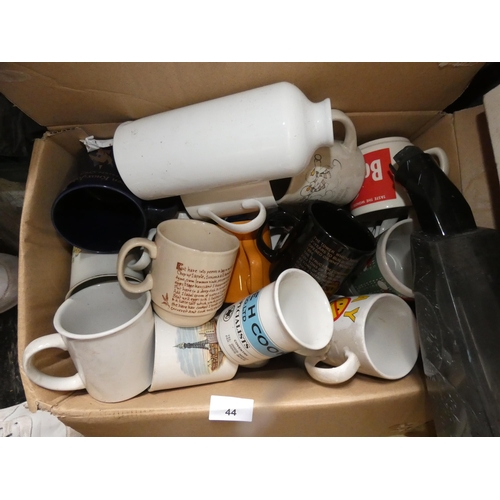 43 - QTY OF ASSORTED MUGS