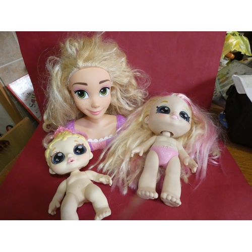 44 - 3 DISNEY DOLLS