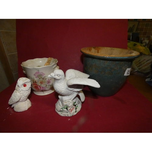 72 - 2 VINTAGE PLANT POT AND 2 BIRDS FIGURINES