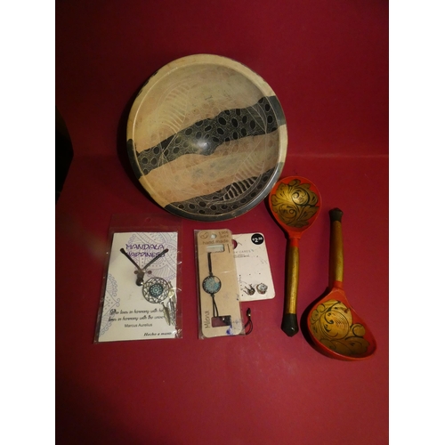 662 - CURIO BOWL WITH SPECIAL ITEMS