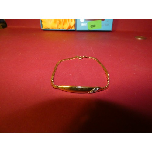 690 - VINTAGE GILT LADIES BRACELET