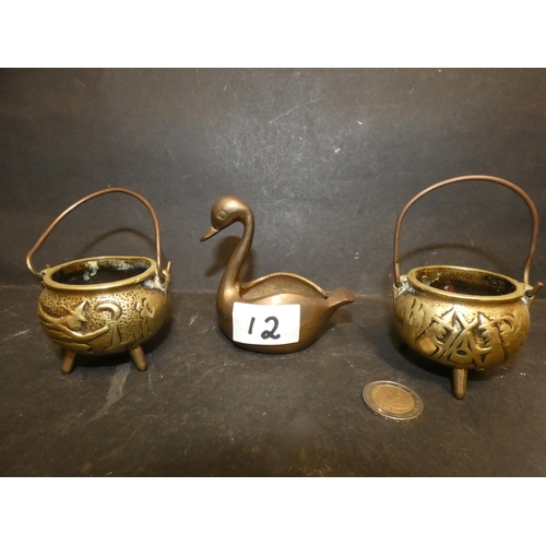 12 - VINTAGE BRASS SWAN AND 2 BRASS MINI CAULDRONS