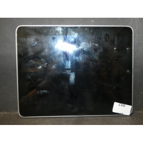 982 - IPAD 16GB SILVER TABLET