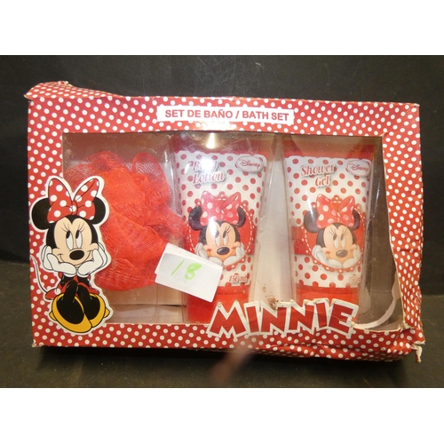 18 - DISNEY MINNIE GIFT BATH SET