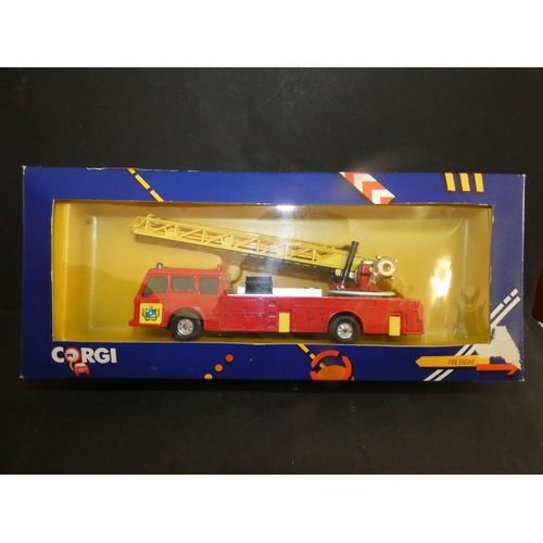 22 - CORGI DIE CAST FIRE ENGINE TRUCK MODEL