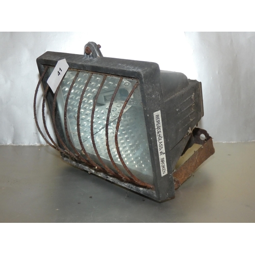 41 - HALOGEN WORKLAMP