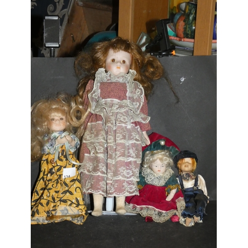 134 - COLLECTION OF VINTAGE DOLLS