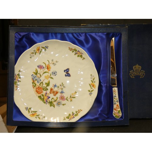 250 - AYNSLEY PORCELAIN COTTAGE GARDEN CAKE PLATE AND CAKED KNIFE