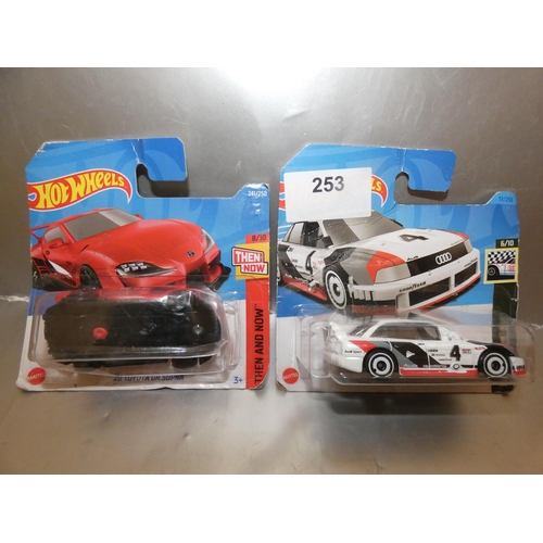 253 - 2 HOT WHEELS DIE CAST MODELS