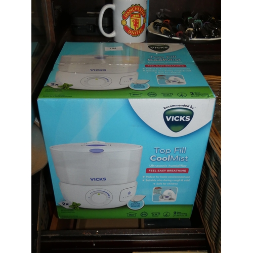 704 - VICKS TOP FILL COOLMIST ULTRASONIC HUMIDIFIER BOXED