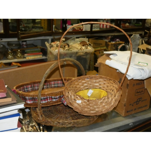 774 - ASSORTMENT OF WICKER BASKETS