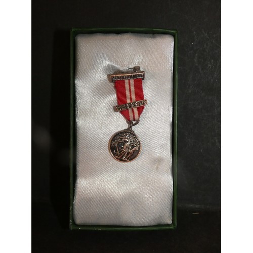 697 - OLD EMERGENCY PERIOD IRISH MEDAL