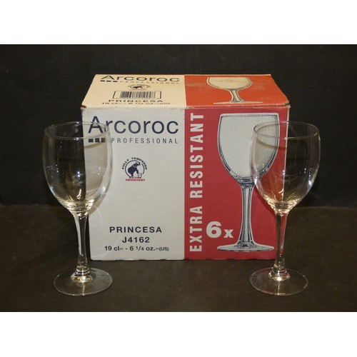 714 - ARCOROC PROFESSIONAL WINE GLASSES SET BOXED