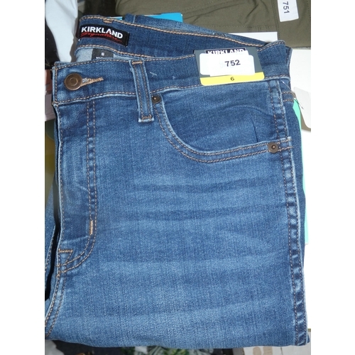 752 - KIRKLAND SKINNY JEANS size 6