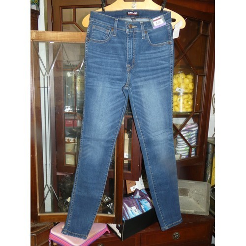 752 - KIRKLAND SKINNY JEANS size 6