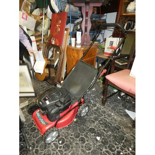 781 - BRIGGS STRATTON 450E PETROL LAWN MOWER