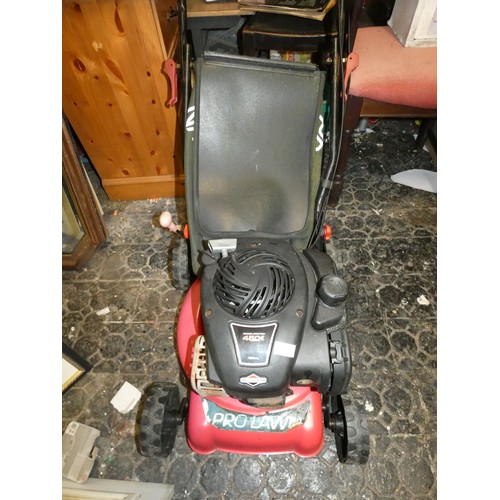 781 - BRIGGS STRATTON 450E PETROL LAWN MOWER