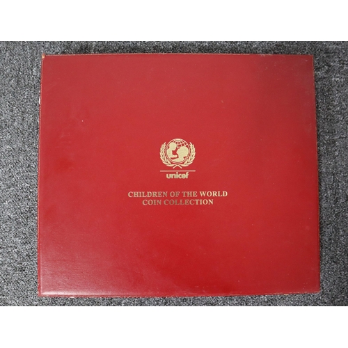 801 - World, UNICEF, Children of the World, sterling silver Proof Coin Collection (24), 1997-2001, 598g / ... 