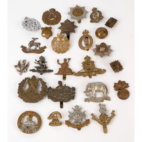 17 - British Cap Badges and Shoulder Titles, (30 items)

*All badges etc. are sold as seen