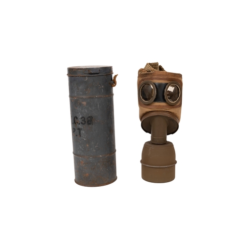 171 - WW2 French TC 38 Gas Mask with Cannister