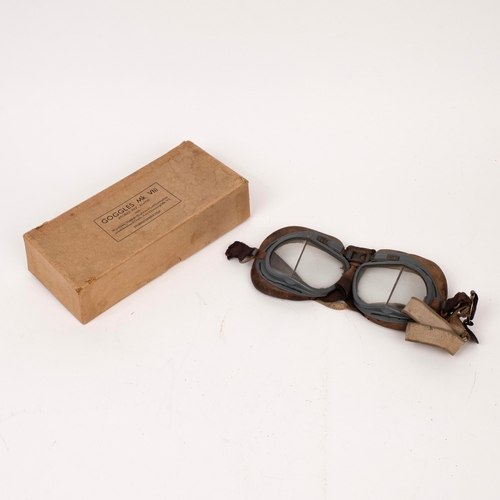 193 - WWII RAF Mk. VIII googles in original box with spare lenses