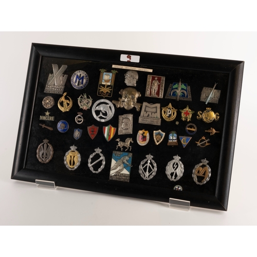 42 - Badges - Italian Military Badges, mostly circa 1920s-30s, (40 items)

*All badges etc. are sold as s... 