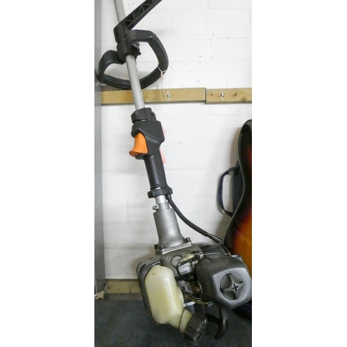 150 - A TJ27E petrol engine strimmer