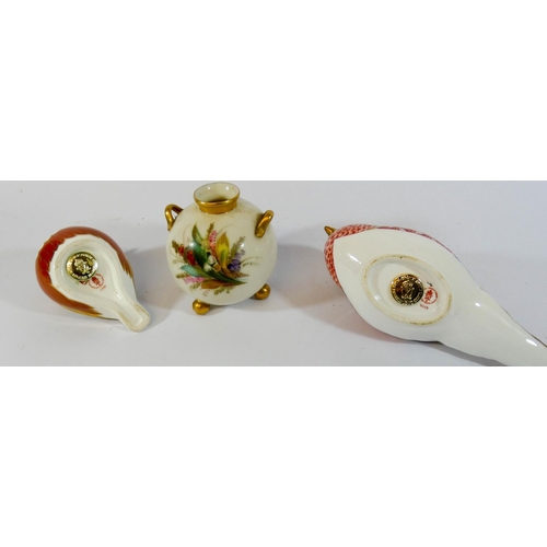 236 - Crown Derby pheasant paperweight ornament, another Crown Derby bird and a Royal Worcester pot