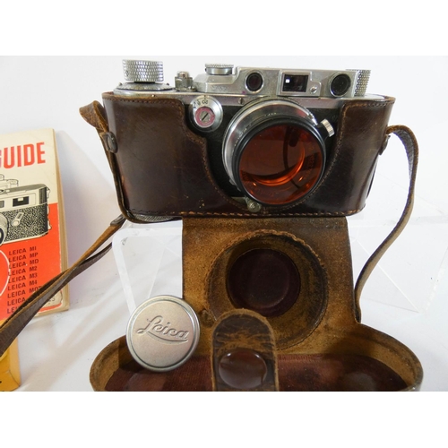 538 - A Leica Range Finder camera serial number 135467 in original case with the guide,  stamped Ernst Wet... 