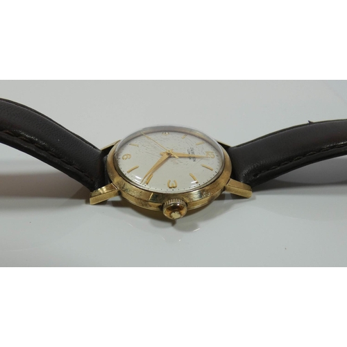 591 - Vintage Benson 9ct gold gentlemen's wristwatch with automatic movement, running at time of inspectio... 