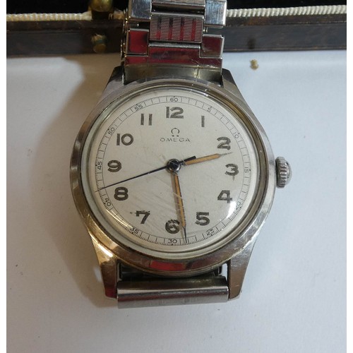 580 - Gents vintage Omega wristwatch in stainless steel case, manual wind, watch running at time of inspec... 