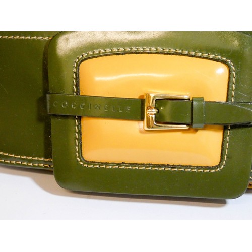 463 - 1970's vintage coccinelle green and mustard leather saddle style handbag