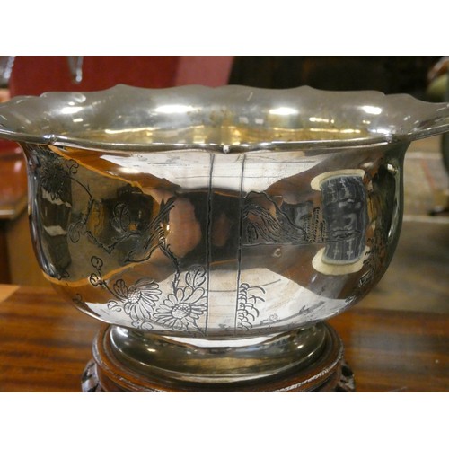 602 - Chinese export silver circular pedestal fruit bowl, with engraved landscape style decoration, hallma... 