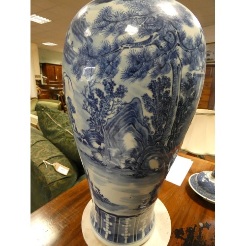 505 - A 19th century Chinese blue and white vase and cover decorated with figures on horseback, the lid wi... 