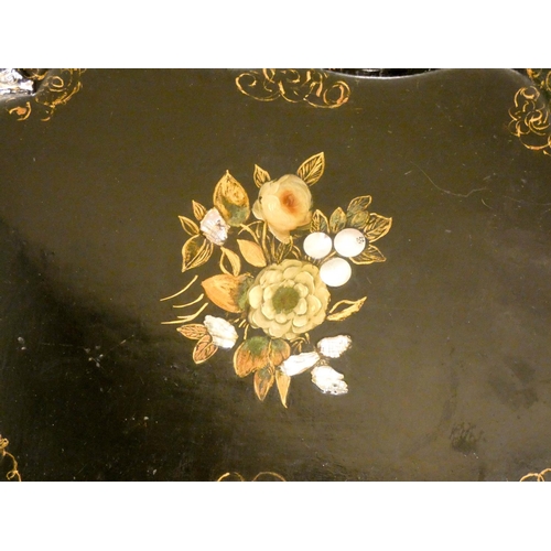 843 - A large Jennens & Bettridge style lacquered tray with mother of pearl inlaid floral panel, approx 30... 