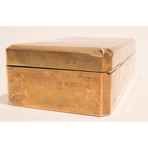 550 - A silver cigarette box weighing 15 ozs overall