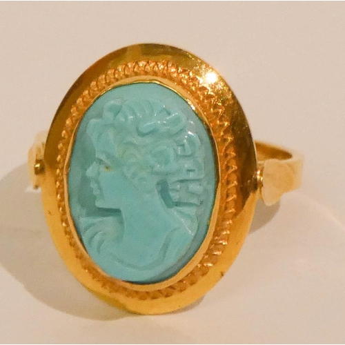 658 - 18ct yellow gold turquoise enamel cameo style dress ring, size O