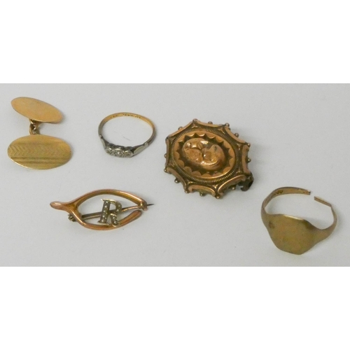 611 - A collection of 9ct gold items - cufflink, signet ring, brooches, 10 grams and a vintage diamond rin... 