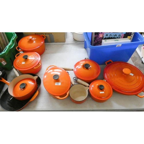 394 - Six Le Creuset pots and pans with lids, one without lid and one Le Creuset grill (all as found)