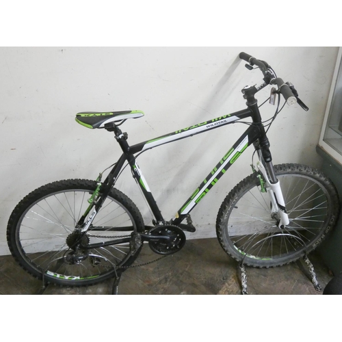 283 - A black and green Wildtail STYX gent's bicycle with front suspension