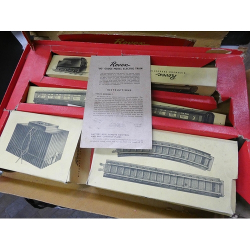 319 - An Rovex 00 gauge model electric train set - all boxed