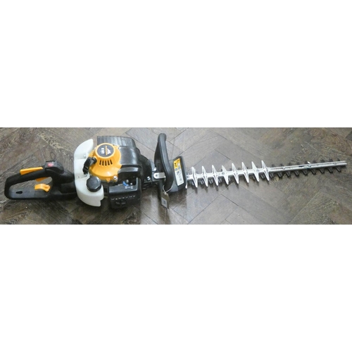 324 - A McCulloch FT5622 petrol engine hedge trimmer