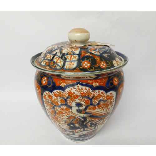 515 - Late nineteenth century large Imari jar and cover, measuring approximately 32cm overall