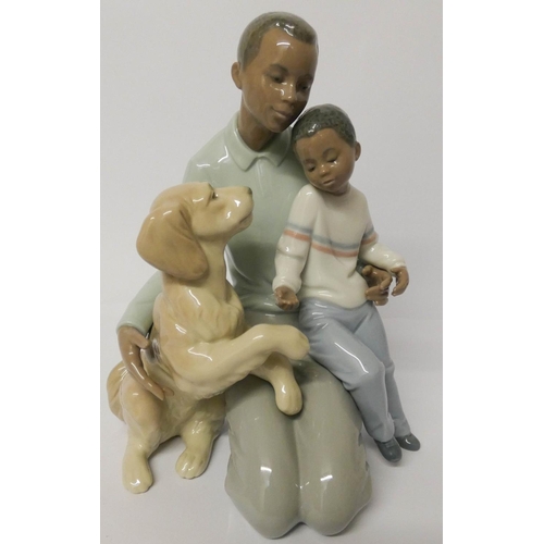 505 - A Lladro figure group 'A moment to remember' with original box