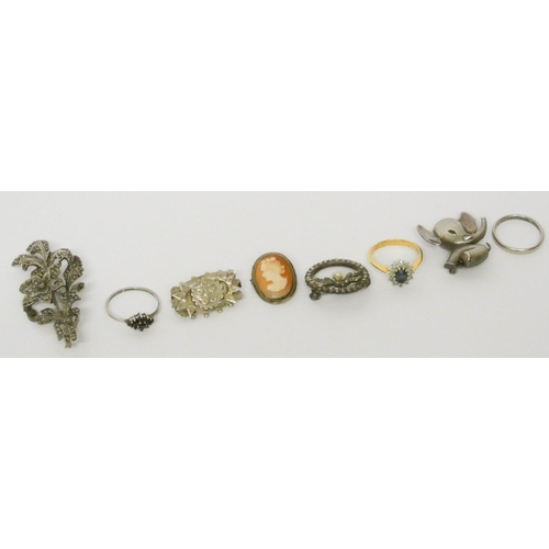 343 - Edwardian silver brooches, marcasite, silver wedding band and other silver dress rings etc