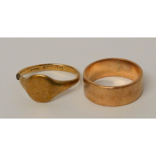 672 - Wide 9ct rose gold wedding band and a 9ct gold signet ring. Both Size S, gross weight 11.6 grams