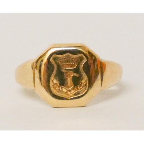 694 - A gent's signet ring with intaglio panel, hallmarked 9ct gold. Weight 6.3 grams